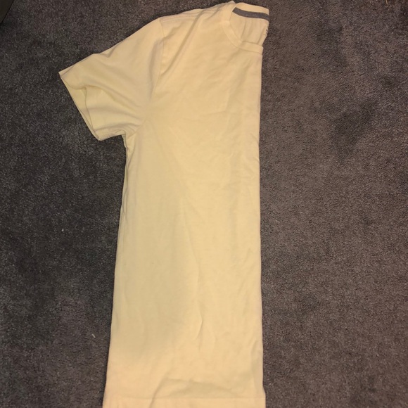 Old navy men’s small yellow t-shirt - Picture 2 of 4